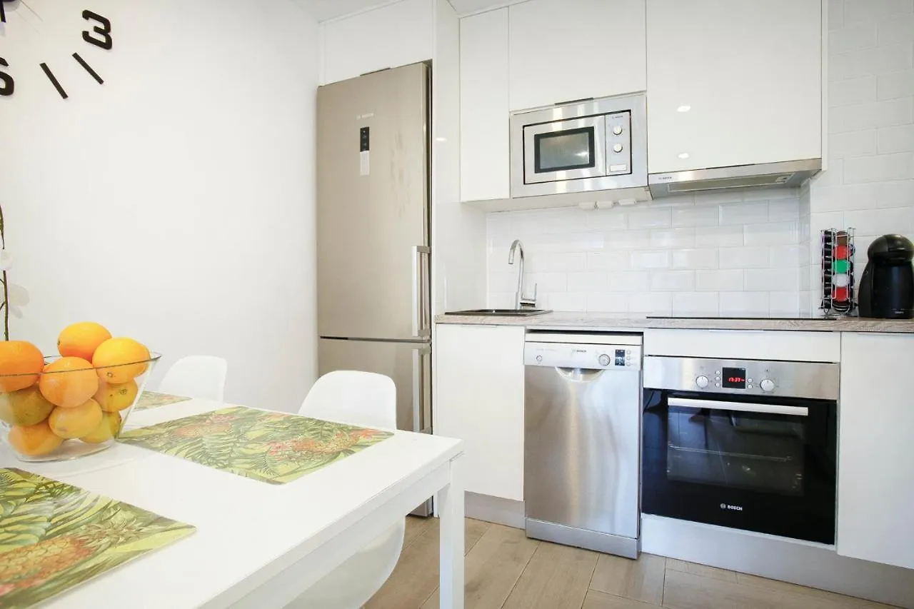 Beach Apartment With Bbq, Ps4, Bikes! Castelldefels